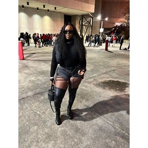 Meet your Posher, Darkskinnsheika